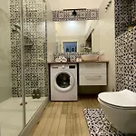 7 Kamienic 29 Lok 2a Vis A Vis Jasnej Gory 쳉스토호바