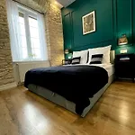 7 Kamienic 29 Lok 2a Vis A Vis Jasnej Gory