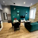 7 Kamienic 29 Lok 2a Vis A Vis Jasnej Gory *