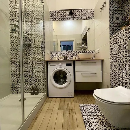 7 Kamienic 29 Lok 2a Vis A Vis Jasnej Gory Ченстохова