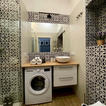 7 Kamienic 29 Lok 2a Vis A Vis Jasnej Gory * Ченстохова