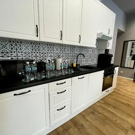 7 Kamienic 29 Lok 2a Vis A Vis Jasnej Gory * Ченстохова