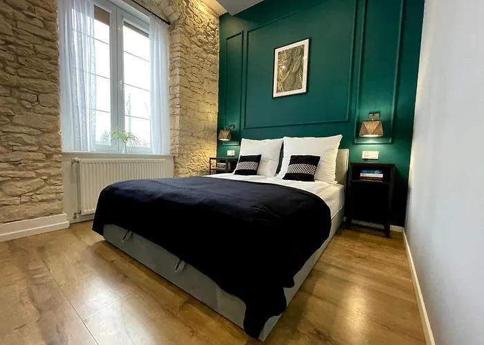 7 Kamienic 29 Lok 2a Vis A Vis Jasnej Gory *