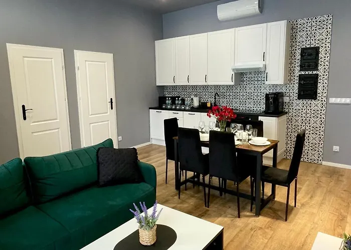 7 Kamienic 29 Lok 2a Vis A Vis Jasnej Gory Czestochowa