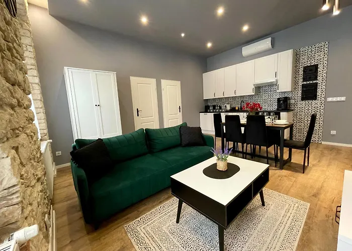 7 Kamienic 29 Lok 2a Vis A Vis Jasnej Góry Częstochowa