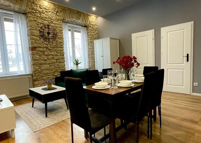 7 Kamienic 29 Lok 2a Vis A Vis Jasnej Góry Apartament