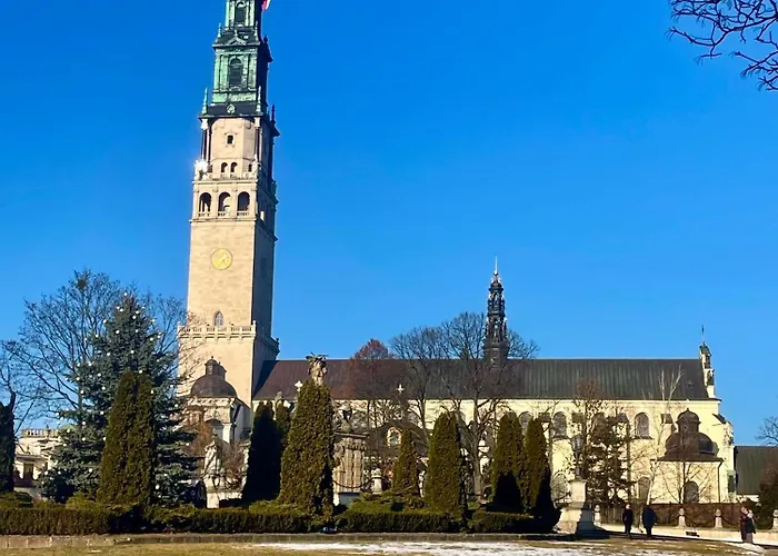 7 Kamienic 29 Lok 2a Vis A Vis Jasnej Góry *